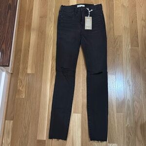 black skinny jeans